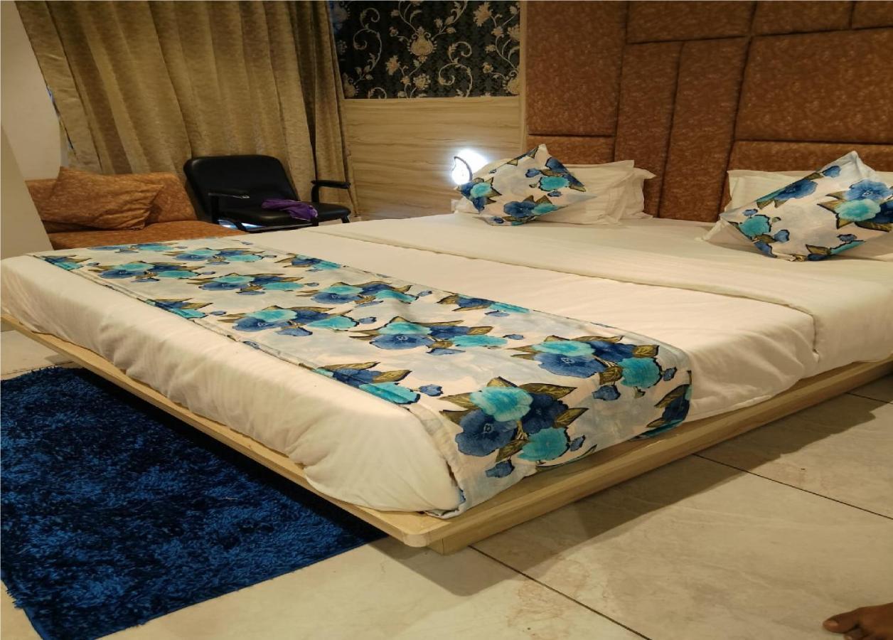 Hotel Lotus Villa Ahmedabad Exteriör bild