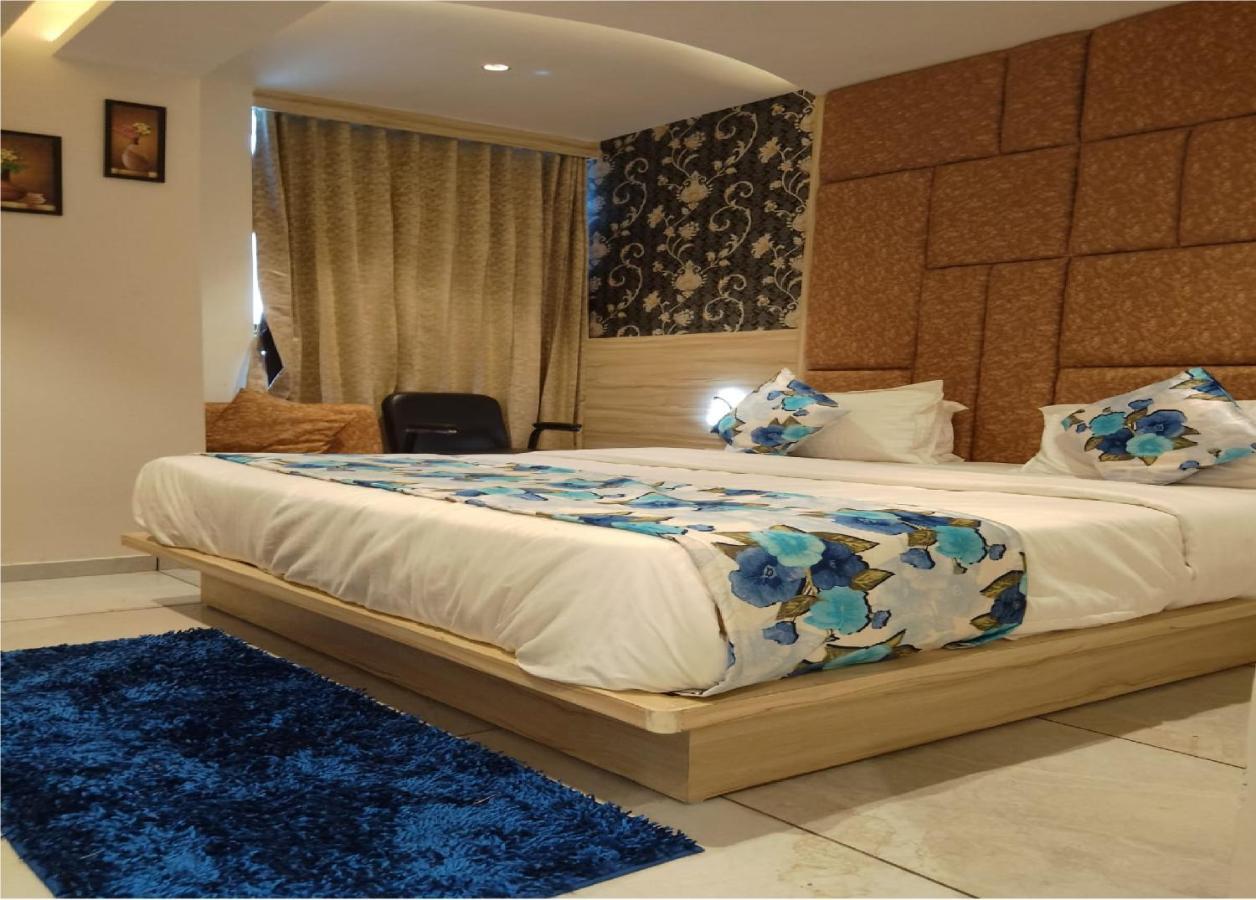 Hotel Lotus Villa Ahmedabad Exteriör bild