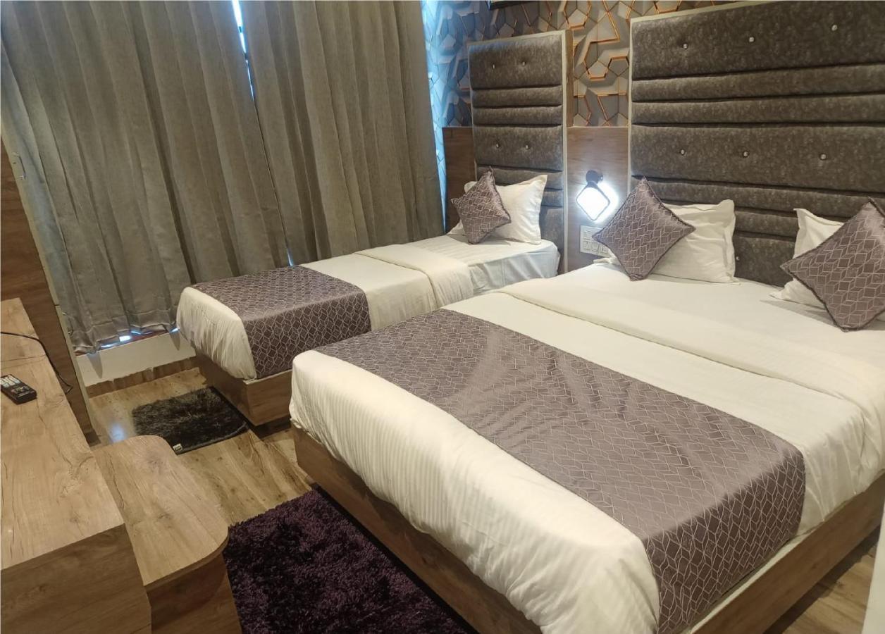 Hotel Lotus Villa Ahmedabad Exteriör bild