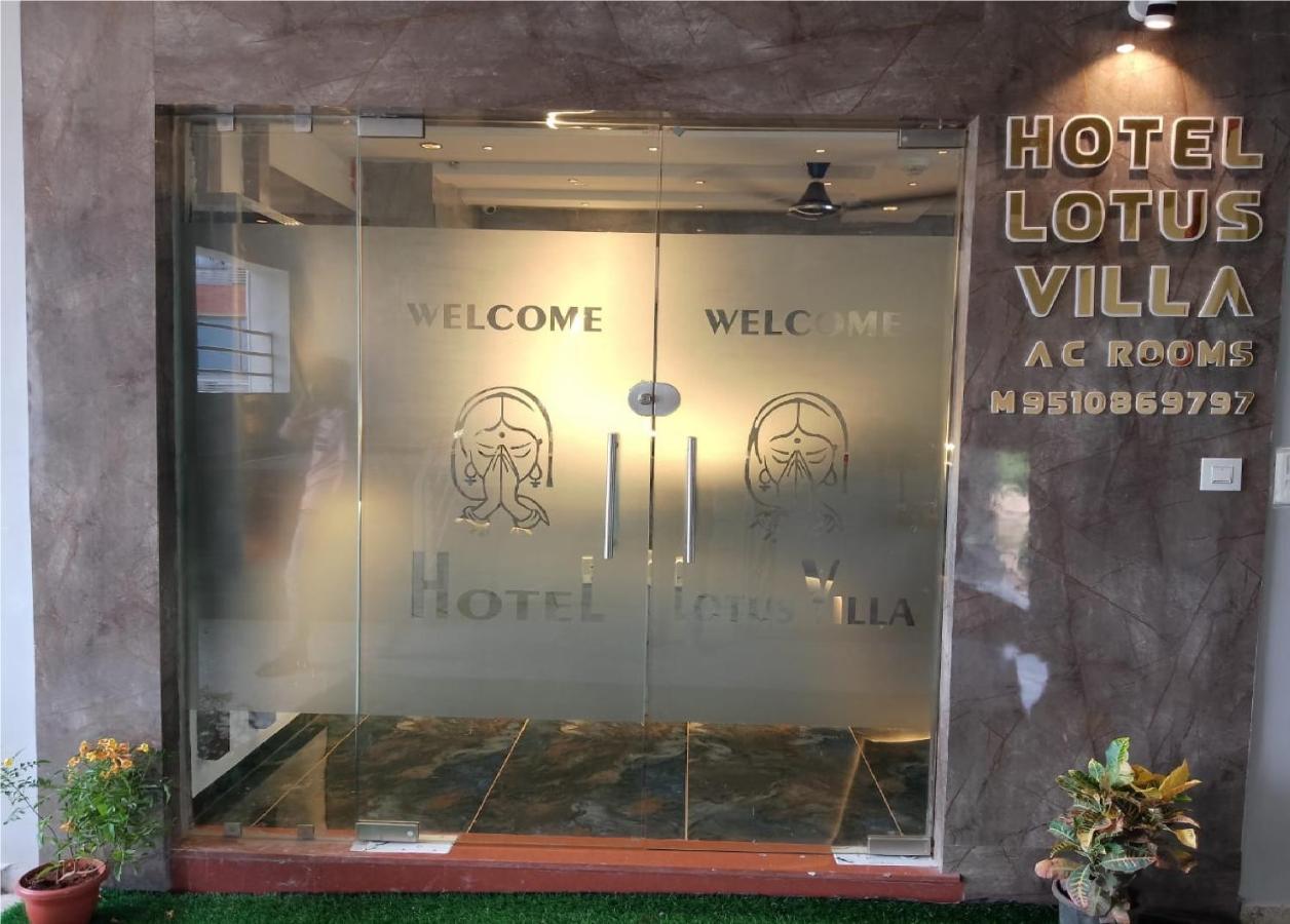 Hotel Lotus Villa Ahmedabad Exteriör bild